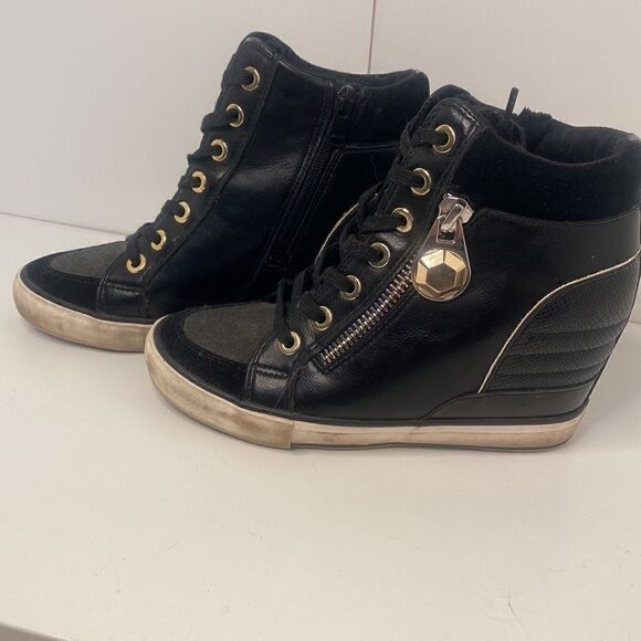 Aldo sz8.5 black gold heal side zipper runner - Picture 2 of 4